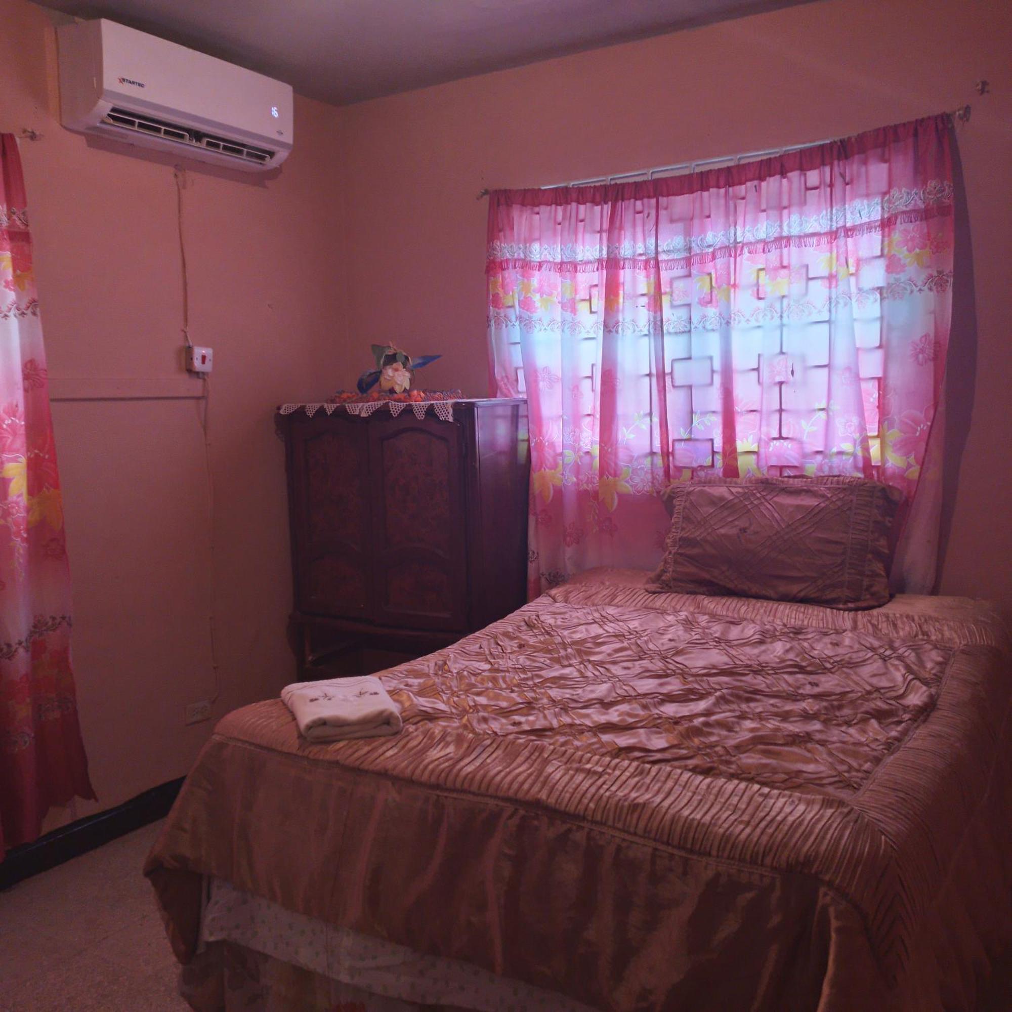 Mango Walk Homestay Montego Bay Buitenkant foto